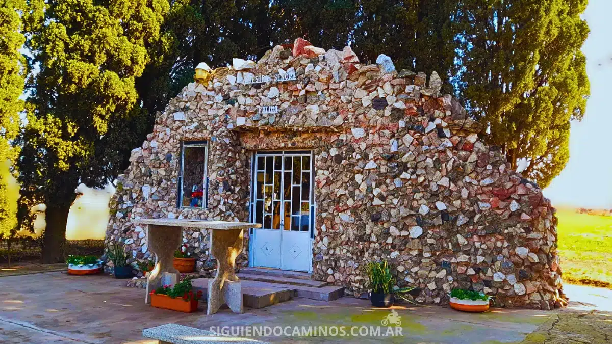El misterioso santuario de rocas y caracoles, oculto en los campos santafesinos: la historia de la Gruta de Fátima