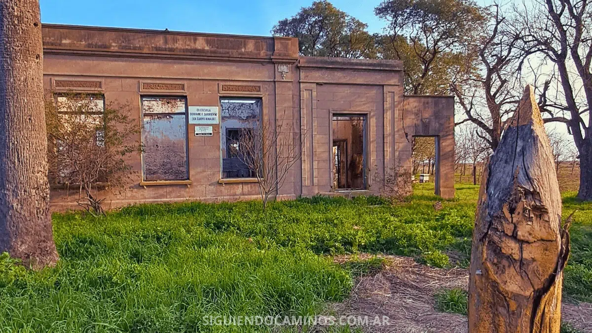 En busca de la Escuela rural que el camino se tragó, en Irigoyen, Santa Fe